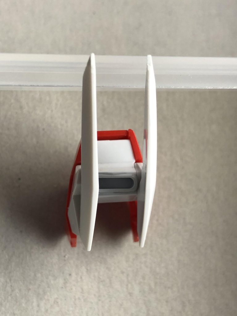 折角なので腕の爪を尖らせたりスラスターを追加してみたりしました。武装が無いのも寂しいので、モバイル版で思い入れのあるジオニックソードもアプリ内で配色を決めて制作することにしました。