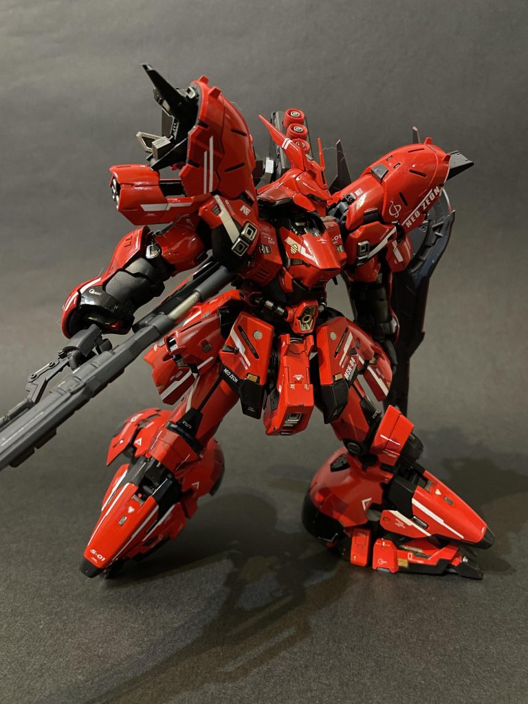 RGサザビーは完成された神キットなので、余計な改造はしないで塗装を楽しむ製作にしました。…本当に？