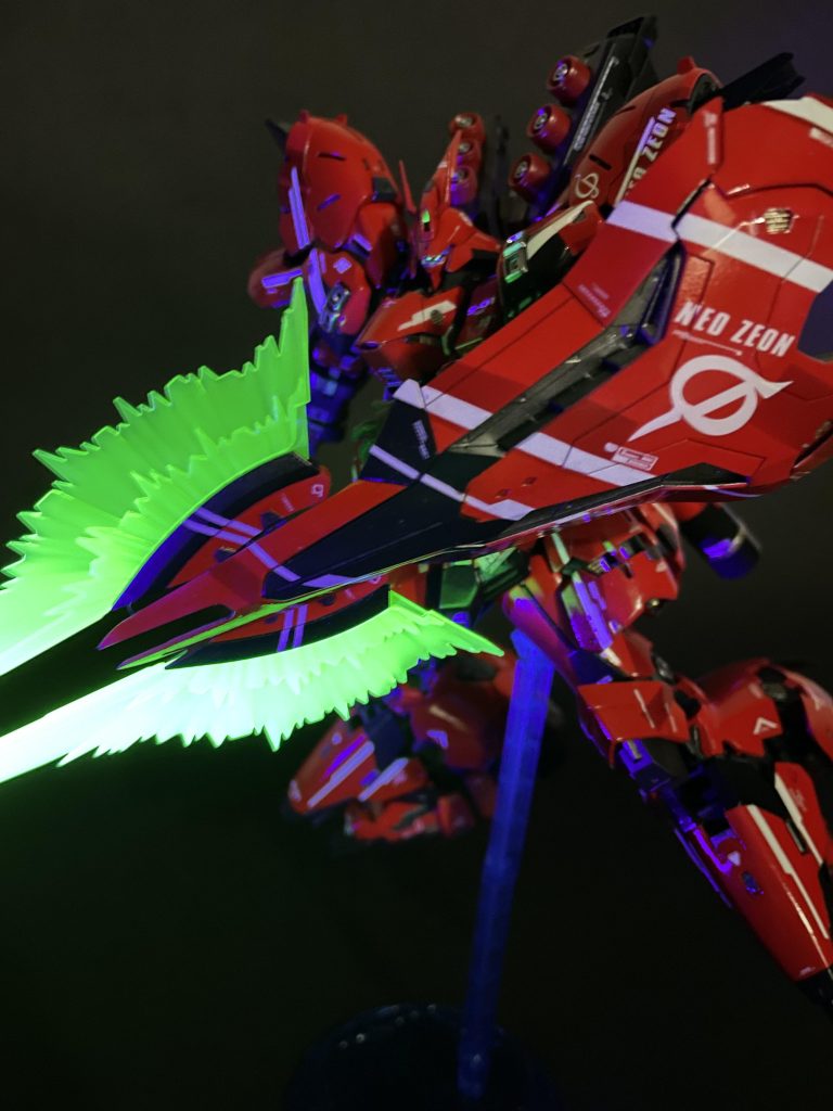 シールドからビームサーベルでるのカッコイイですよね！…カッコ良くない？