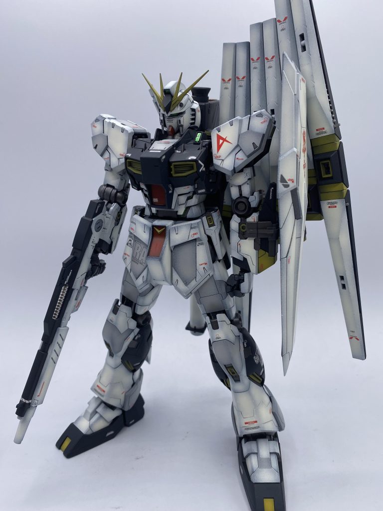 こちらは通常のνガンダム