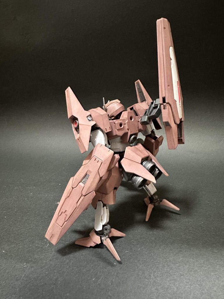 こうしてみるとちょっと昆虫っぽいところがありますね。好みのフォルムでした。筆塗り・全塗装ガンプラ　２０２３　その２３