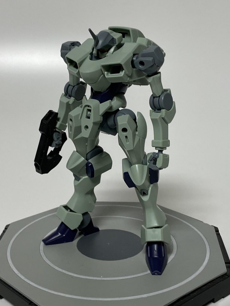 今回は制作過程多めで進化の過程を。まずはザウォート、仮組み。かなりカッコいい。確かにアーマードコアの香りがしています。