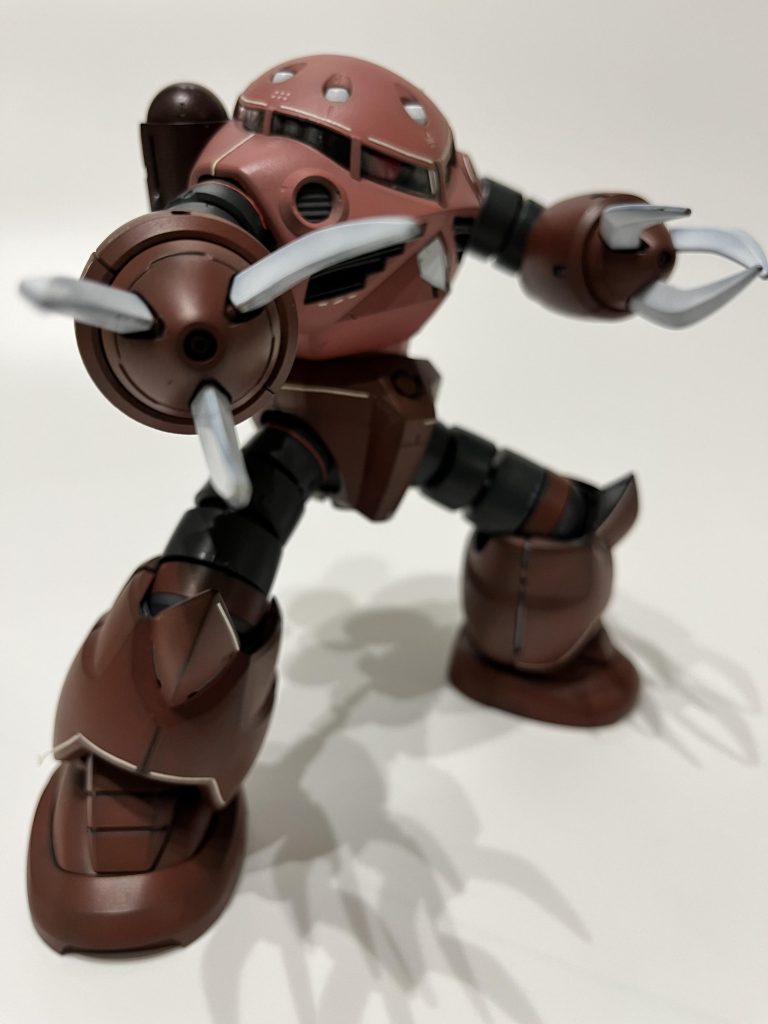 アイアンクローを少し削ったぐらい、他キットのままです。