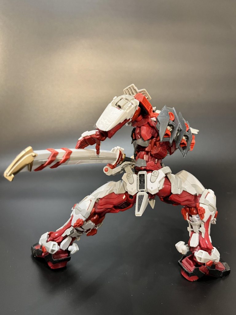 作ることにこだわりを持っているので、メタルビルドには手を出していないのですが、正直なところ、このシリーズを購入するのであれば、メタルビルド買った方がいいのかな、と思ってしまいました。