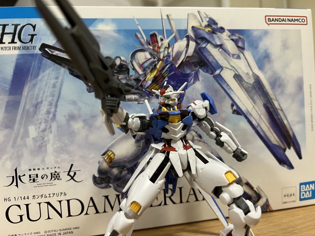 ボックスアートを背景に