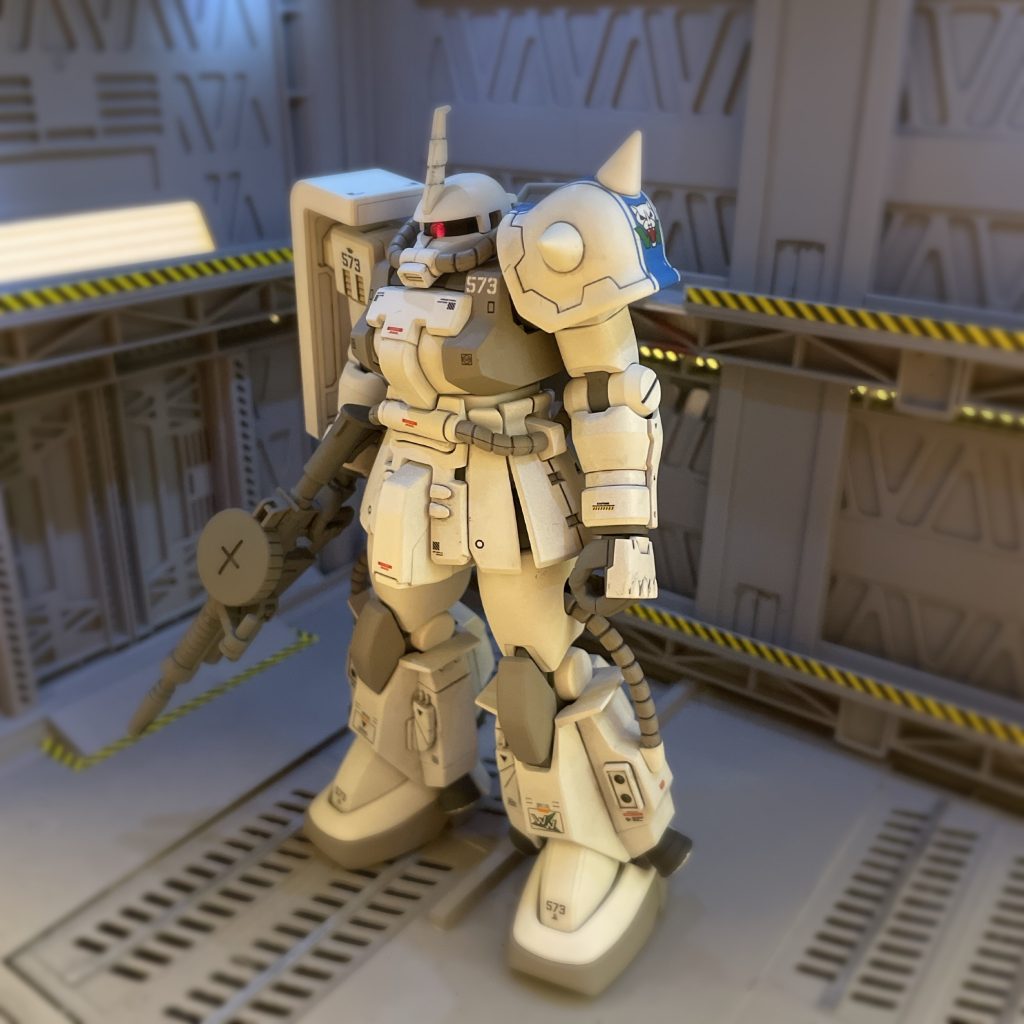 なんと言っても全然上手く貼れなかったRG用の水転写デカール の肩アーマーデカール…無理矢理力技で貼りました😭