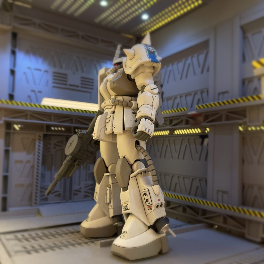 F2ザクと高機動型のミキシングは白い機体でも良い感じです。