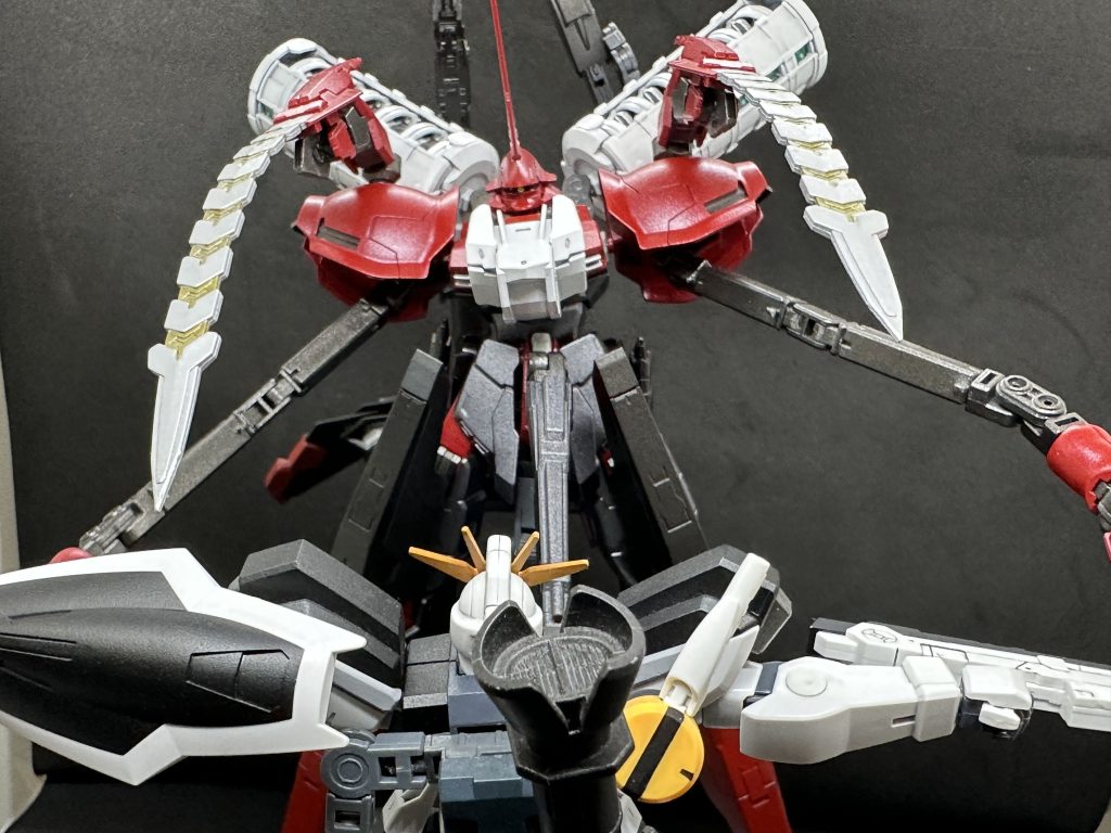 ミラージュコロイドを利用することにより、近距離であれば、他機体の電力を奪うことが可能。