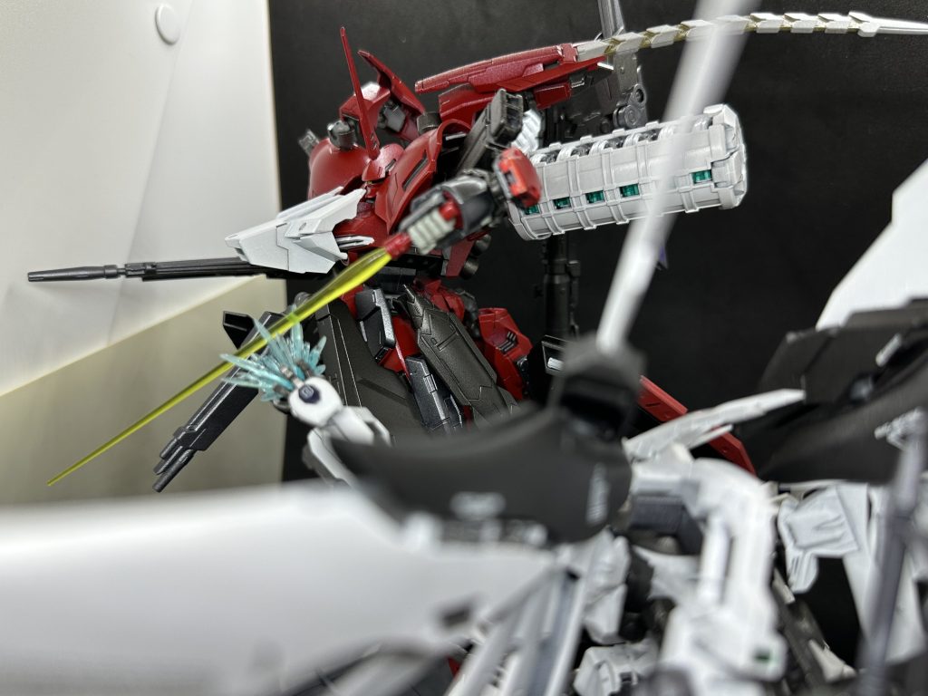 ネメシス(過去作)に襲撃されるシナントロプス