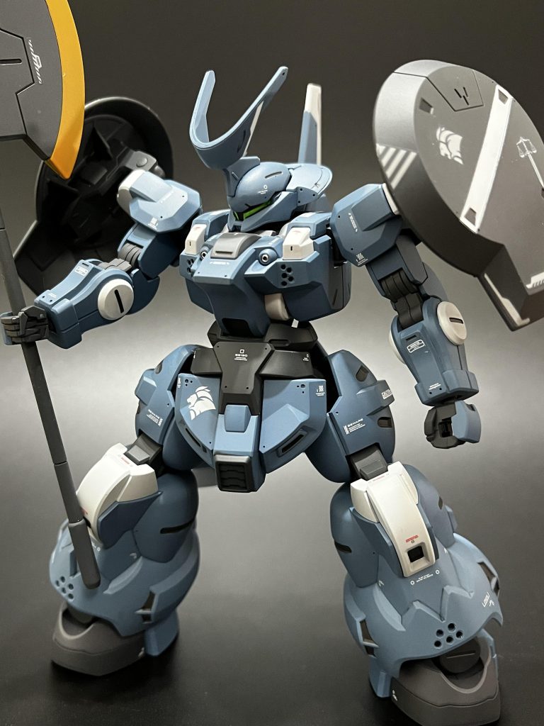 お手軽5連ブチ穴にてディティールを追加あまり調子にのってると穴だらけになるので注意w足・胸・リアアーマーの計6か所全身に0.6㎜の丸モールドを追加してます。クルクルするだけでディティール追加できるので簡単フィッシュする際は多様してます