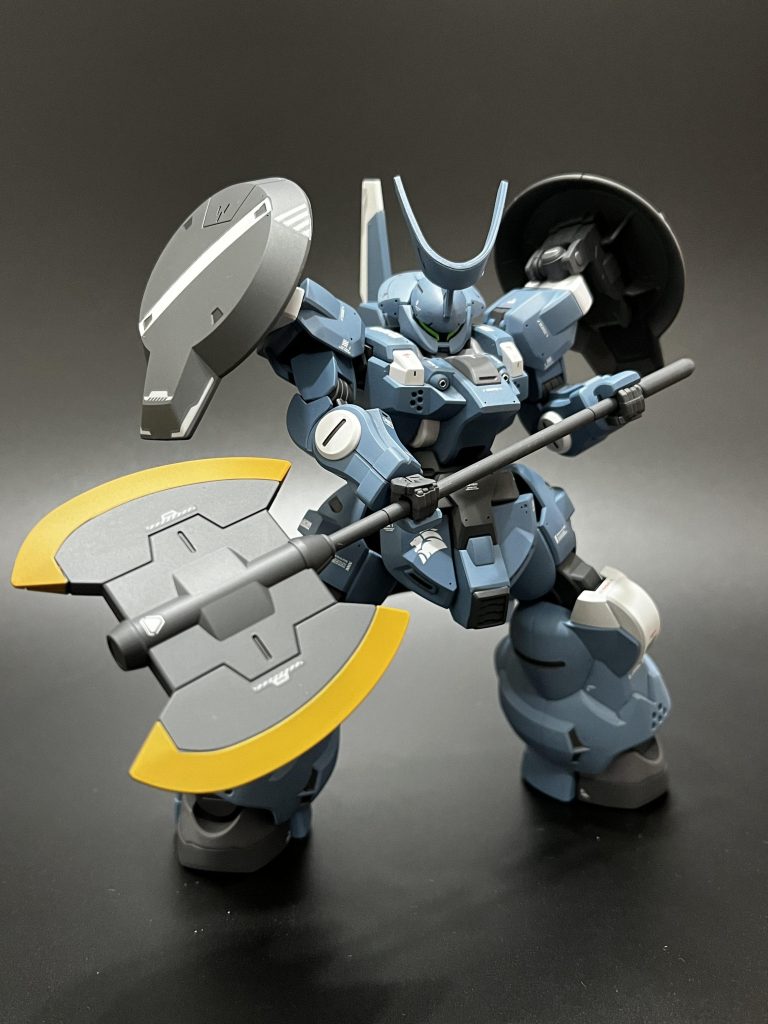 武器を構えてこのアックスとガッチリボディがたまらないですね~