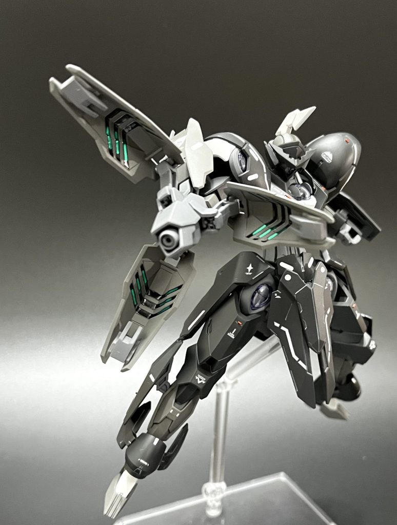 この独特なデザインの武器にそそられ購入することにグラスレー社のMSは苦手で購入を控えてましたが、いざ作ってみるとカッコいいーってなりました!断然、ジェターク社(ダリルバルデ ディランザ(ラウダ機))推しですが!!