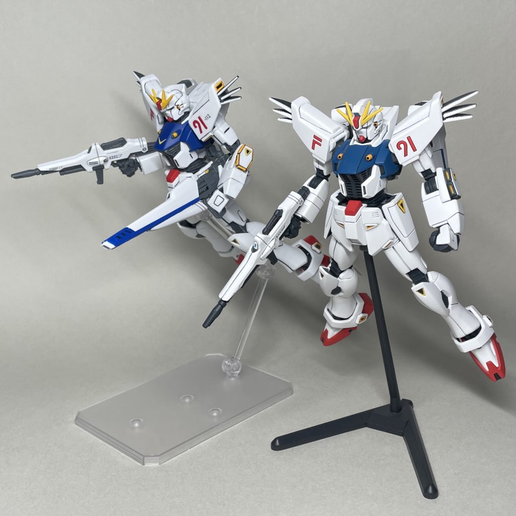 全塗装のF91(右→)と並べて まえ 思ったほど印象が変わりません。改修せず、丁寧に部分塗装するだけでも充分に映えます😅