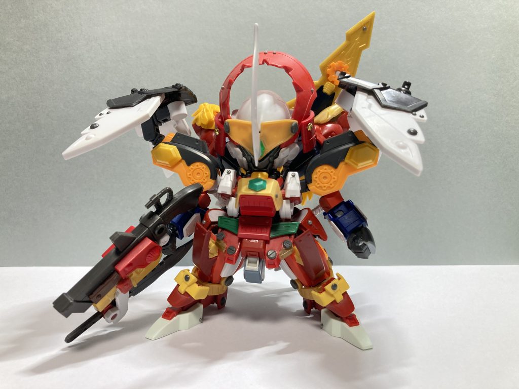 塗装前足首のみHGダリルバルデのパーツを使用していますが、他は全てSDキットを使用して制作しております。