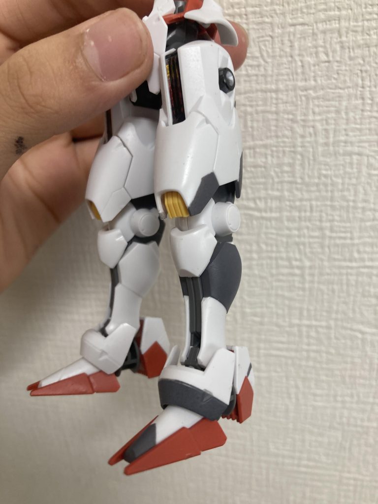 マスキングして塗装してる途中の写真