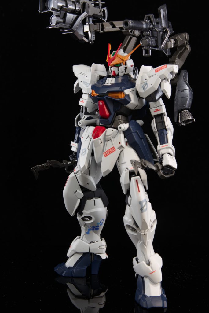 バックパックも展開し、素立ち(いいポーズが思いつきませんでした…)