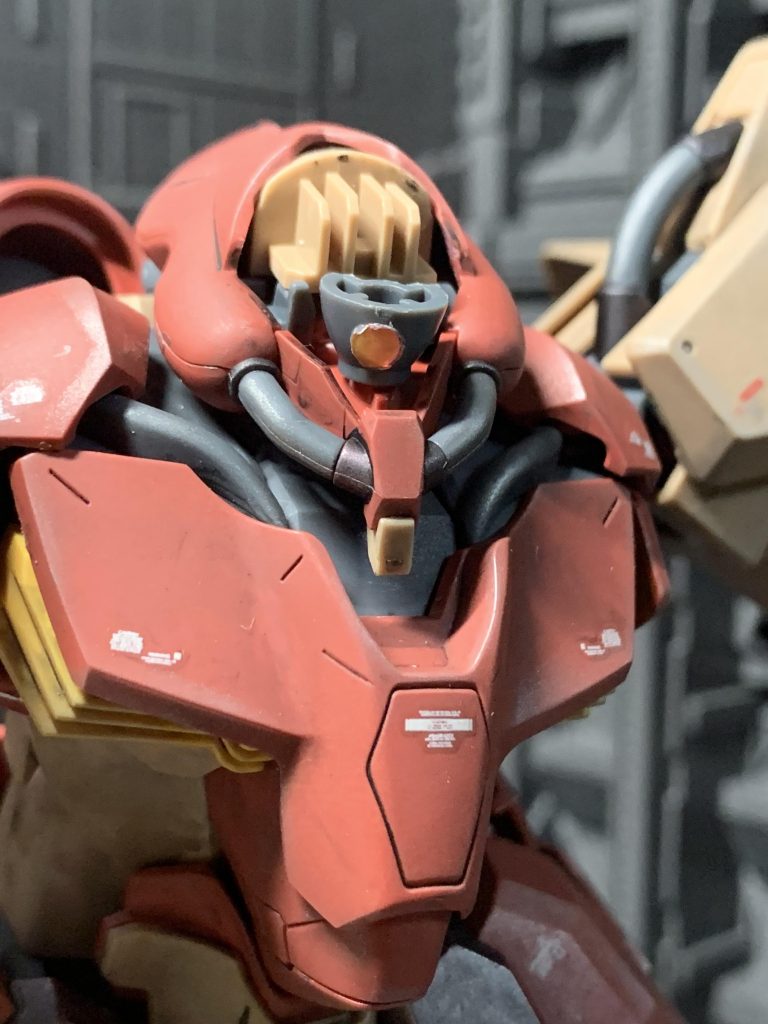 モノアイはHアイズを埋め込んでいます。