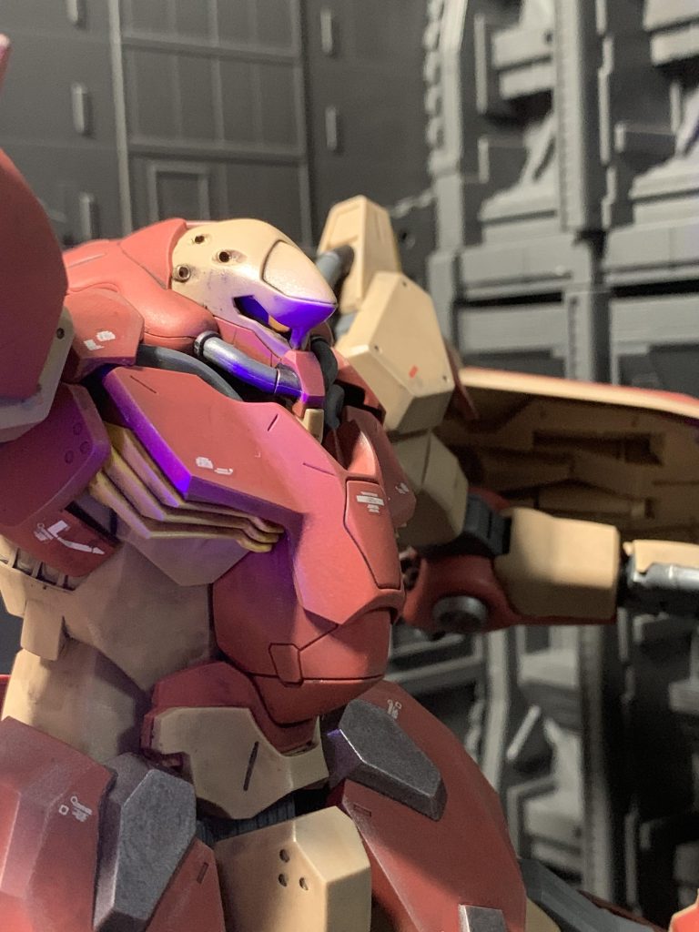 蛍光塗料で塗りましたのでブラックライトで光ります。