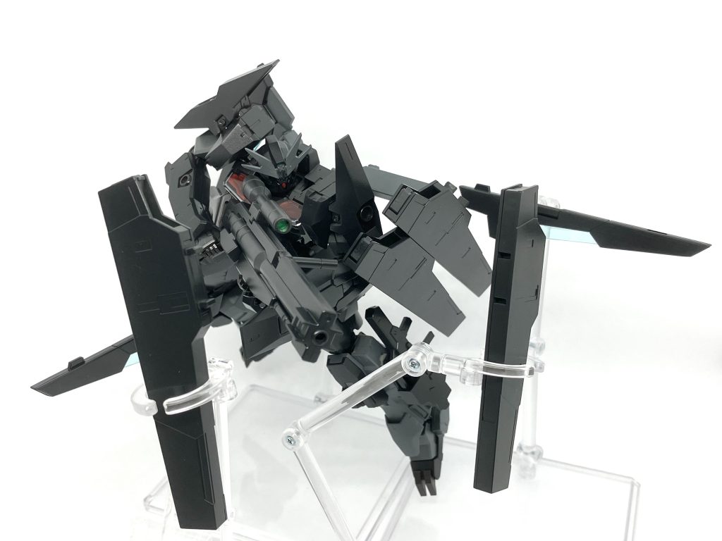 ビームスナイパーライフル、GNホルスタービット、GNライフルビット、GNサブマシンガンなどなど武装はてんこ盛りにしました。いいですよね、武装いっぱい積んでるの。