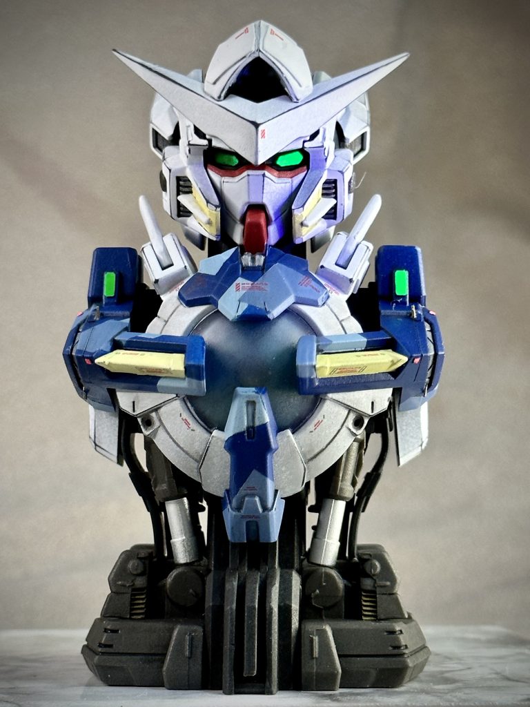 これ、以前同じメカニカルバストのニューを頂いた方から再び依頼されたものなんですが。前作のニューに比べてパーツの精度が酷いです。パーツ同士の合いが悪く、ハメると反発して飛んでいくレベル。パーツそのものも、ヤスリでリカバーできない程の酷いヒケがほぼ全部にできてる。バリだらけでエッジも前ほど立ってなく、触っても痛くない安全設計(苦笑)。これから制作される方は、ダボをすべて切り飛ばし、接着で組み立てることをお勧めします。ニューが好評だったからこその第二弾なのでしょうが、このレベルでシリーズが続けられますでしょうかね。連休でまったり気楽に塗装を楽しむつもりでしたが、次第にモチベが下がっていき最後はクリアパーツごとフラットを吹く始末wそして知人様曰く、彩色版なんて入ってねーんじゃねぇの!?ってレベルで出ないそうです。悪どい。ここまでご覧いただきありがとうございました。