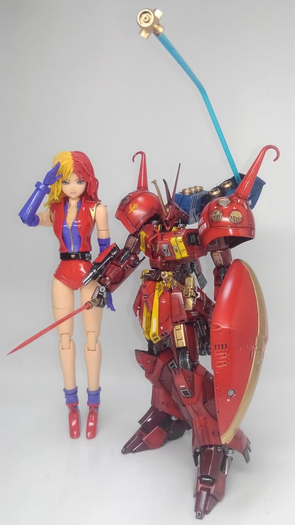 最後までご覧いただきありがとうございました。コントの写真差し替えのついでに残りの武器を紹介します。盾に仕込んだ予備のビームサーベルと右前腕に牽制用のミニガンです。ファンネル発射エフェクトをプラ棒で作成しました。