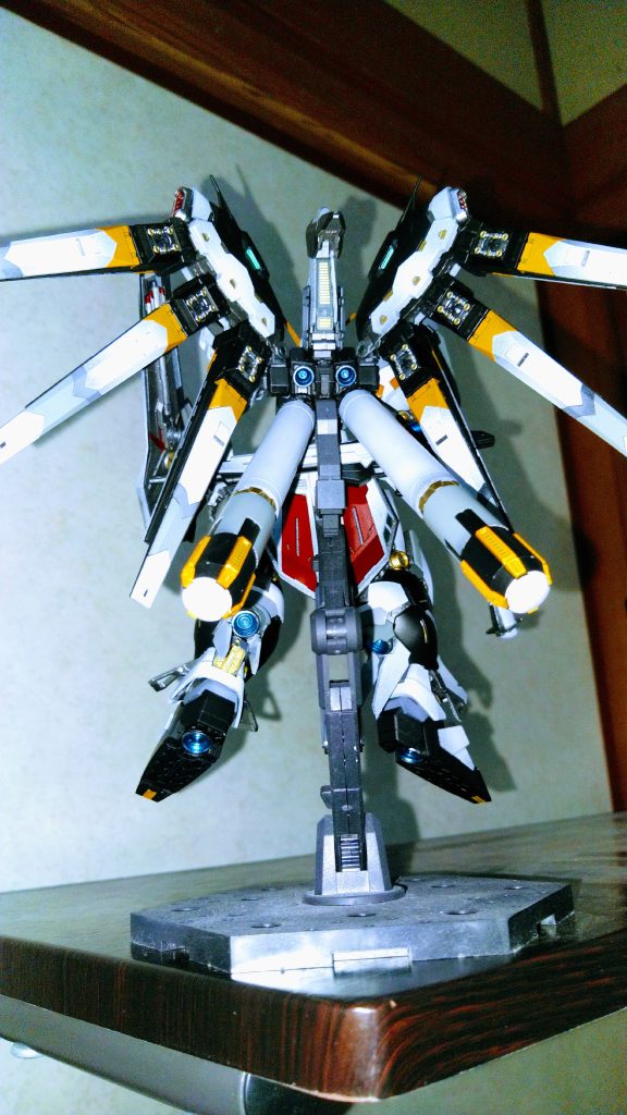 Hi-νガンダム–5枚目/制作者：キジトラ