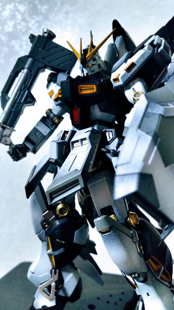 Hi-νガンダム–3枚目/制作者：キジトラ