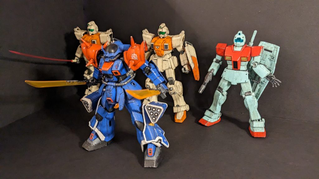 キャストの皆さん。ジム3機はオークションのジャンク品で入手した物をイフリートと同じように汚しています。陸戦型ジムはどちらも旧キットのようです。付属品が無いのでビームサーベルはランナーで作成、右のジムは左腕が接着剤固定のため、配置には若干工夫が必要でした。最後までご覧いただきありがとうございました!