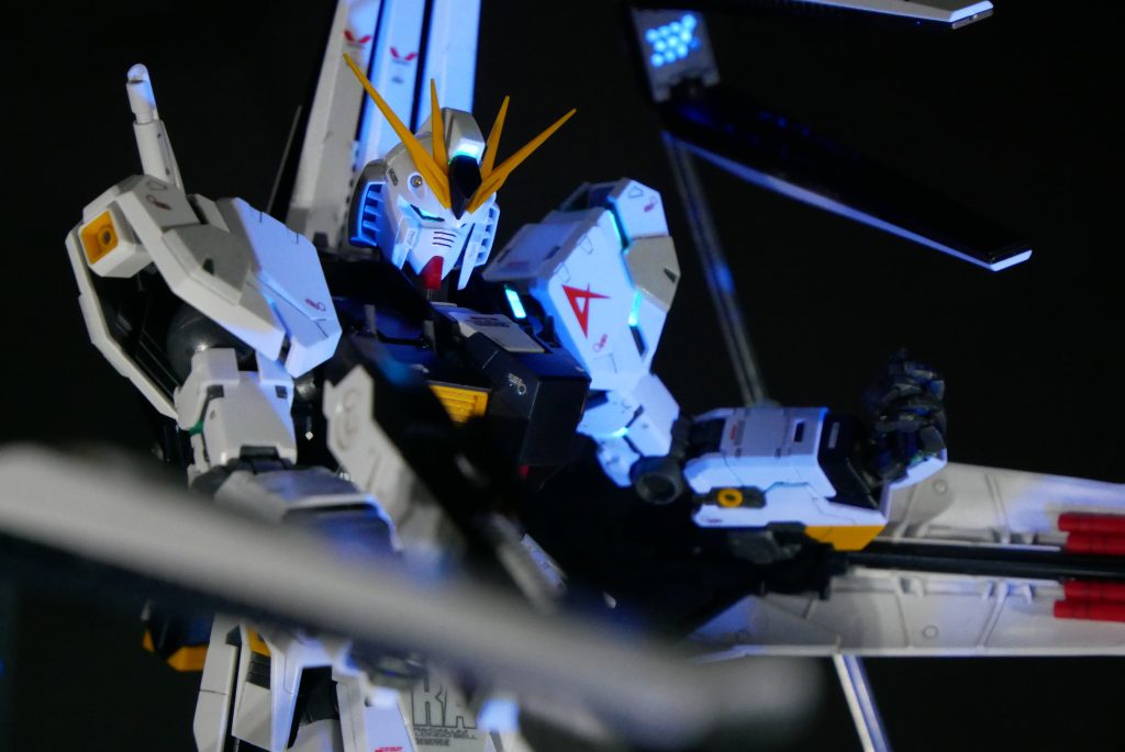 でも、イケメン。惚れちゃうな。νガンダム大好きだぜ！！