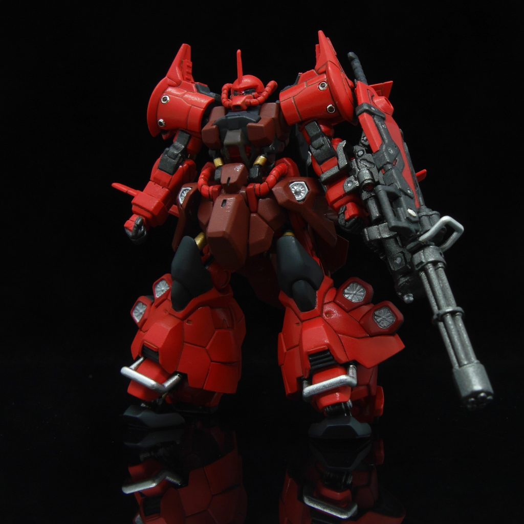 足のフィンは一旦削り落として、プラバンで作り直しています肩にはつぶし玉を入れています