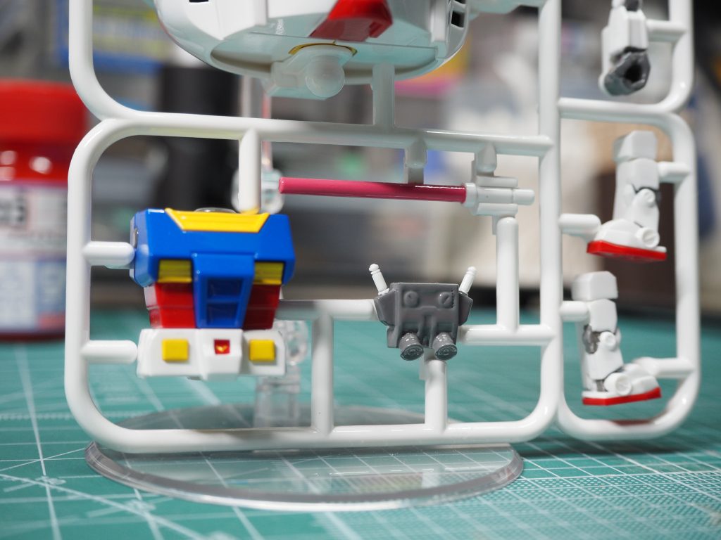 ランドセルや脚も筆塗り