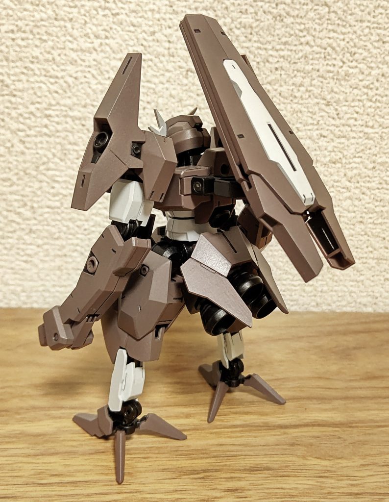 背面。この装甲色はけっこう気に入ってるのでウェザリングはしない予定です。