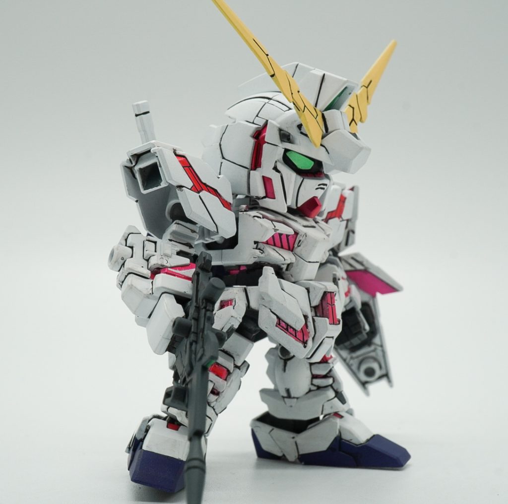 肩アーマーダクト部も、グレーで塗装。