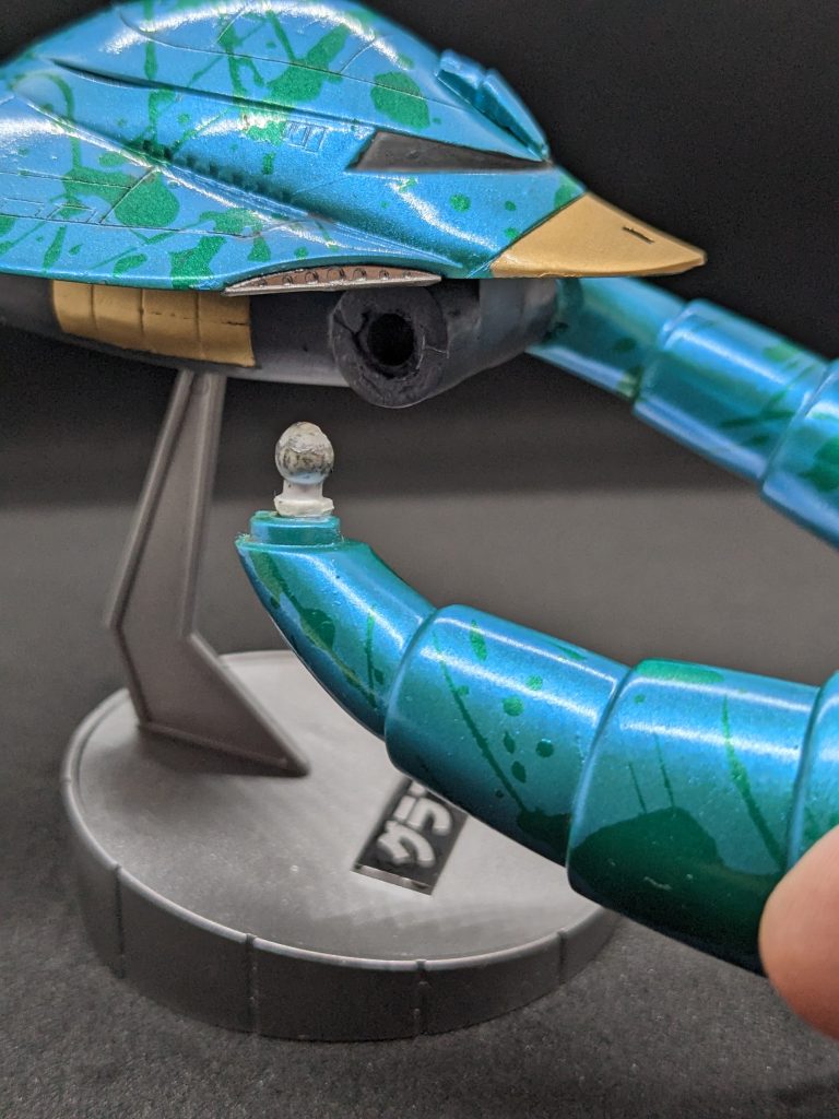 軸だったアームのつけ根をボールジョイントに変更。