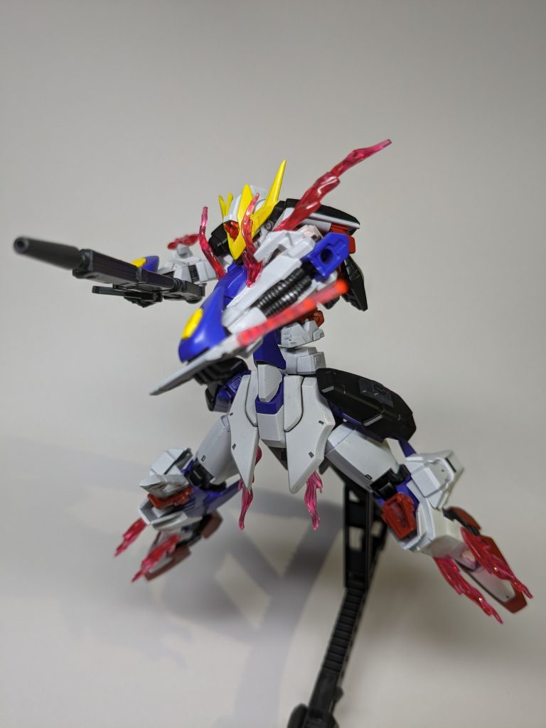 ナイフとライフルでパシャリ ということでガンダムラダニフェルでした ひとまずは満足のいく出来で良かった！ではでは〜