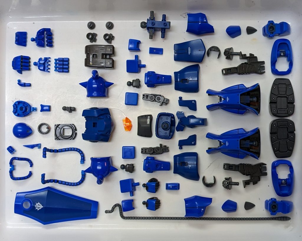 HGUC 1/144 グフ–3枚目/制作者：ヒロシ