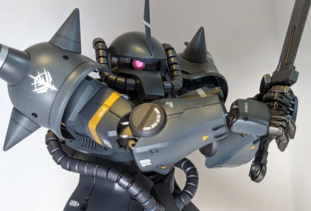 ヒート・サーベルはただの剣に…物理で殴りますっ!でも、両手で持てるよ。