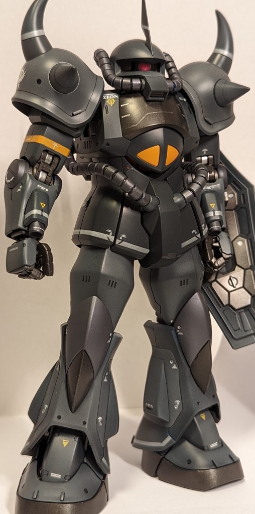 青グフB型さんを、ヒート・ロッド無し、フィンガーバルカン無しのA型かつグレー系統に塗り替えました。ほぼザク?。おかげで「青い機体」に参戦できず…でっ、でも、通常のマニュピレーターが好きなんだっ!