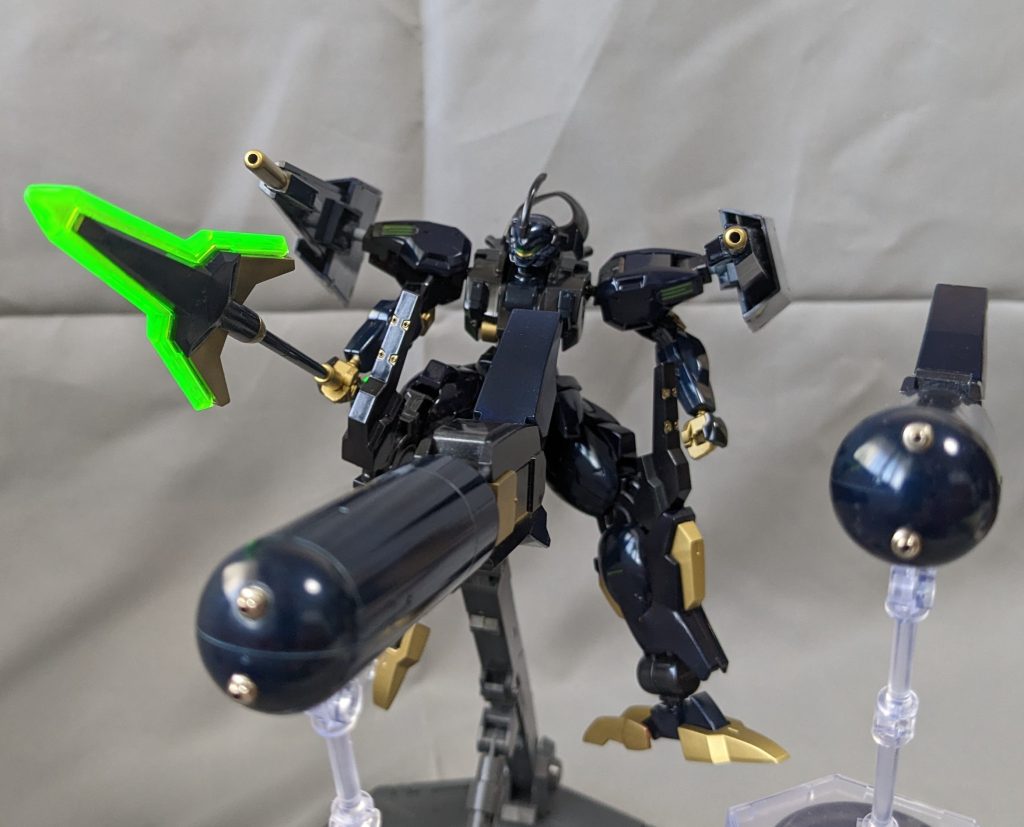 ペレットマインとシャクルクロウ、ビームジャベリンは続投です。強襲突撃、瞬時の接敵からの急ブレーキ、からのシャクルクロウで身動きを封じ、そこをオールレンジ兵装のインドラ、肩部のルドラで撃ち抜くスタイルです。