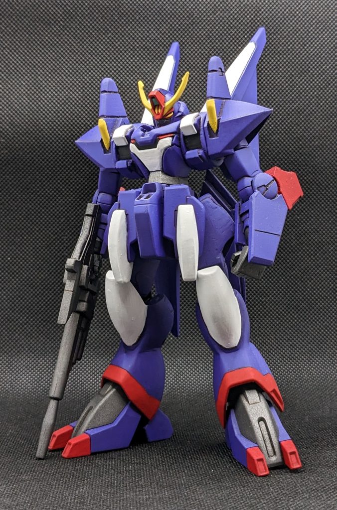 背面、両腕、腰回りはV2ガンダム(V2バスター)、両脚をゾリディアから持ってきて、各部の形状を変更しています。頭部は以前発売されたコンバージのジャンク品から流用しました。