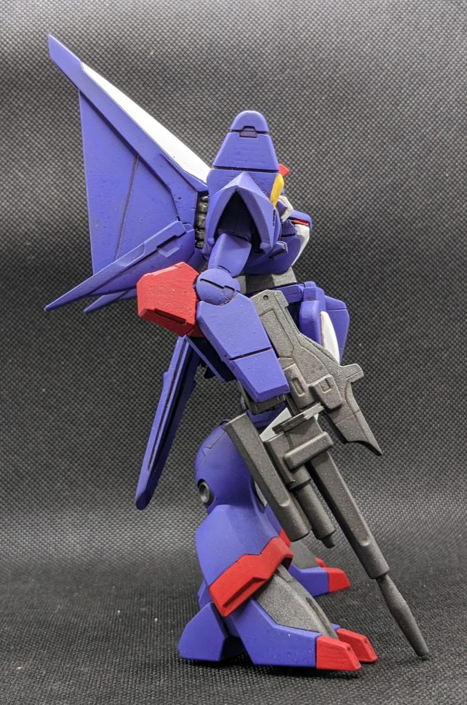 ライフルはV2バスターのライフルを使って、それっぽい形に各パーツのレイアウトを変更してみました。この辺りはイメージ優先で。