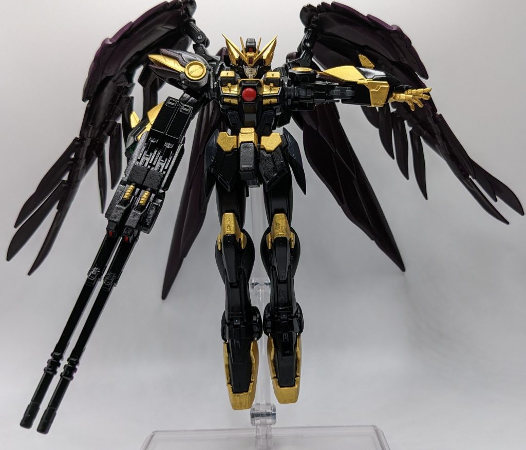 使った塗料はターナーのアクリルガッシュで、初の筆塗り塗装を挑戦翼部分の色は設定より暗く塗装アクリルガッシュだけでは、塗った後カサカサし、傷が付きやすい気がしたので(全体的にマットな質感でいいかもしれないけど)仕上げには、トップコートを吹きました。