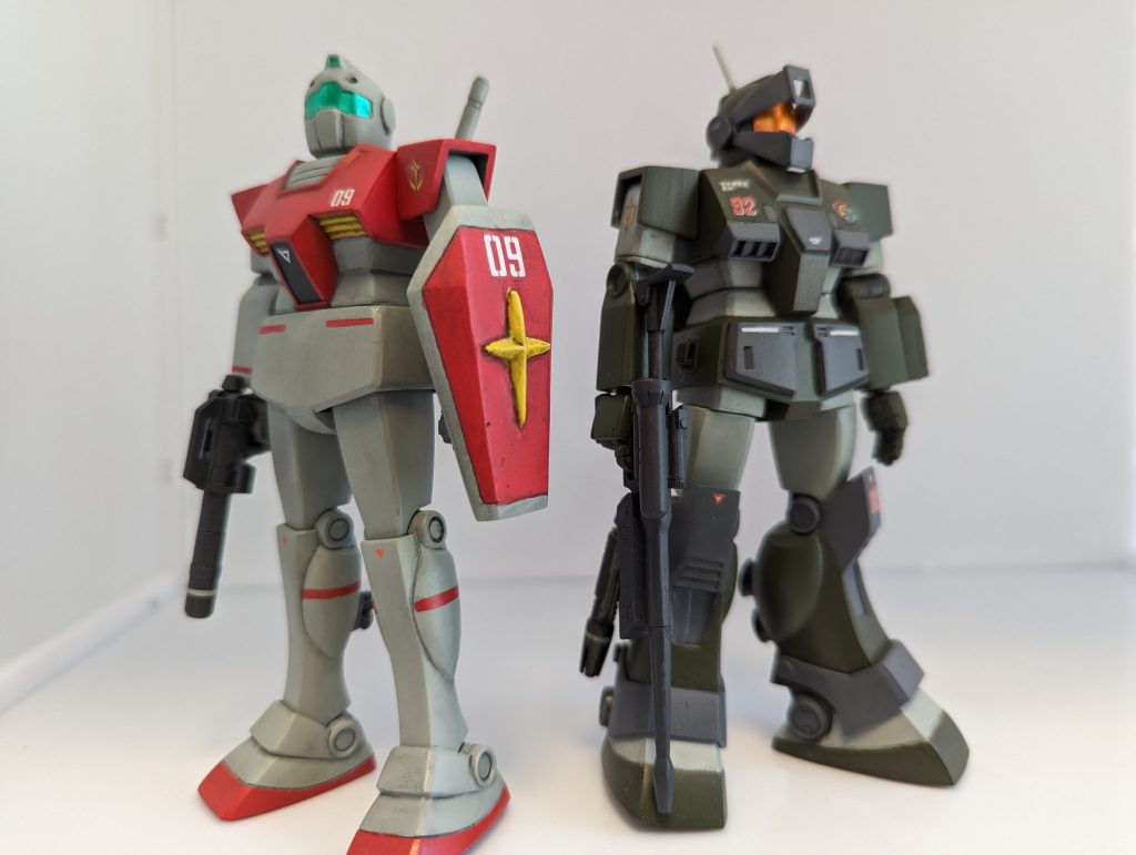 隣のジムはスナイパーの後に作りました。スナイパーと並べて違和感ないように改造しています。