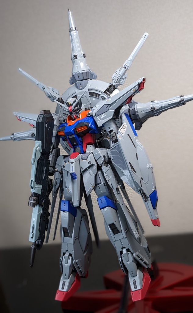 今回は初めてのMGシリーズ全塗装…、しかも筆塗りということでとても疲れたし時間が掛かりました…😅でもその分作り終えたときの達成感は半端じゃないですね💪(またMG挑戦したい!)ここまでご覧いただき誠にありがとうございました!また次回作も見て頂けると嬉しいです。✨