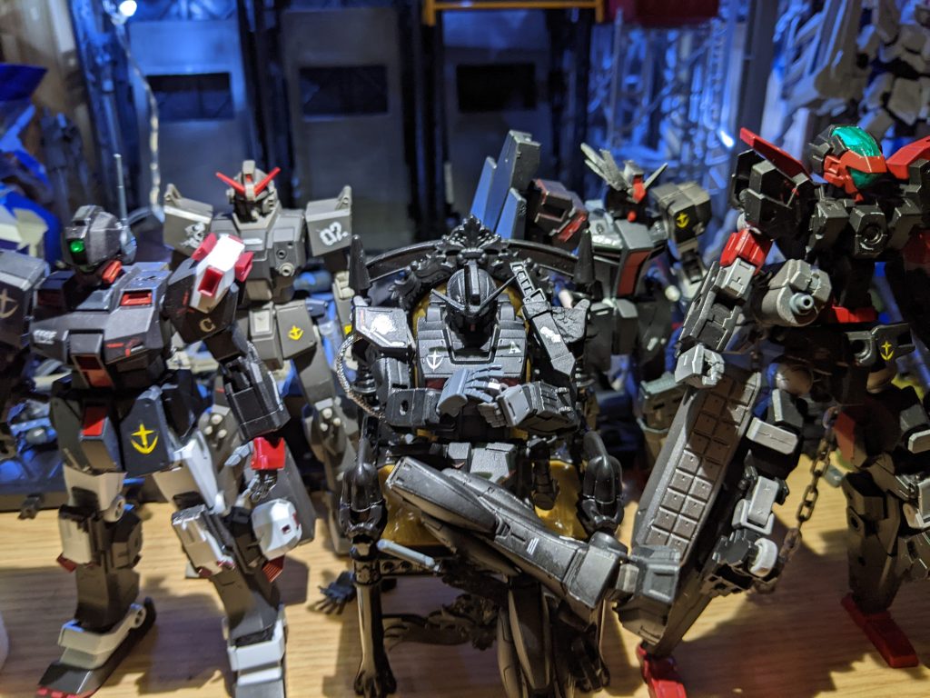 なんやかんやそろそろクリエイションシリーズも終わる可能性が見え始めましたが、終わらないのが私の改造なのでどうなるか……最後はサイレントフリーク隊全機の写真でfinish(^q^)  