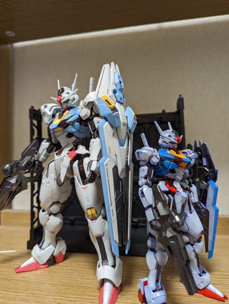 HGエアリアルと比較、グラデーション塗装もあって雰囲気違いますね😅