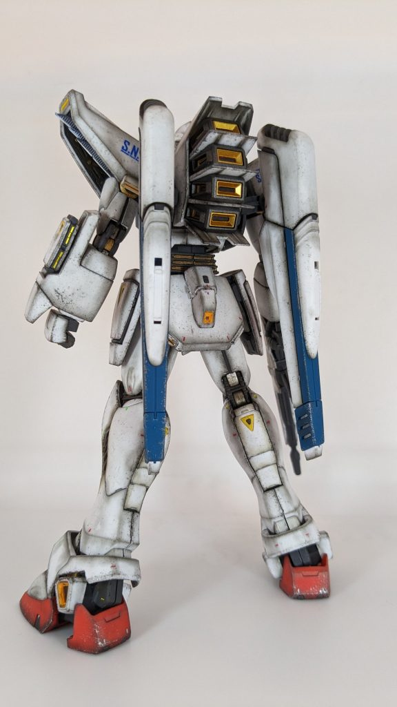 チッピングした後にウェザリングマスターをこすりつけていたんですが…これが非常に良い感じ✨肩アーマーのエッジのところとか、パステルシャドウ?みたいな雰囲気がお気に入りです😊…やりすぎるとスポンジチッピングが死んでしまうので、やはりこういうのはバランスが大事だな、と思わせてくれますね(笑)