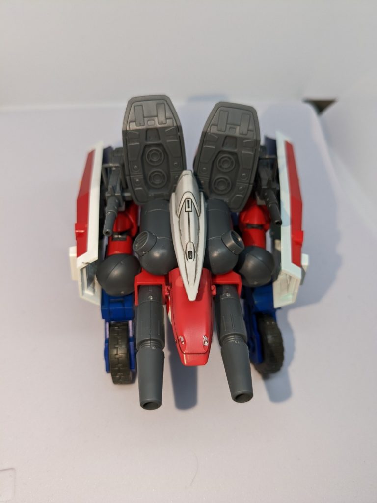 この可変の為に機首をつけました。セイバーガンダムの機首にインパルスのシルエット運送用のジェットの機首を合わせました。