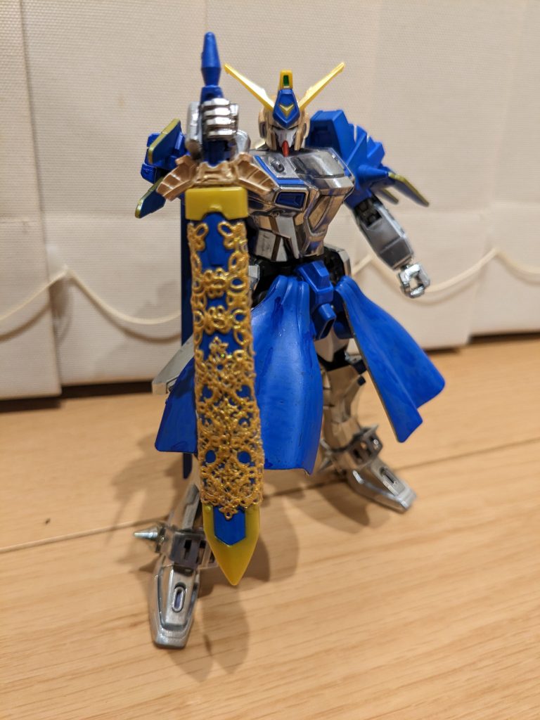 全て遠き理想郷（アヴァロン）鞘の白部分を青で塗り替え、その上からラッピング用のレースシールを貼り付けて、それっぽくなった感じです。