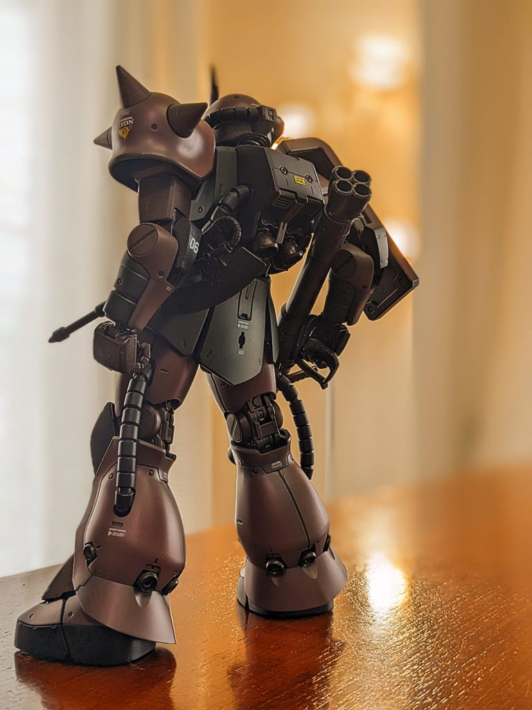 バックショット。S型ベースなのでふくらはぎバーニアは3発です。ランドセルをJ型に変更しています。